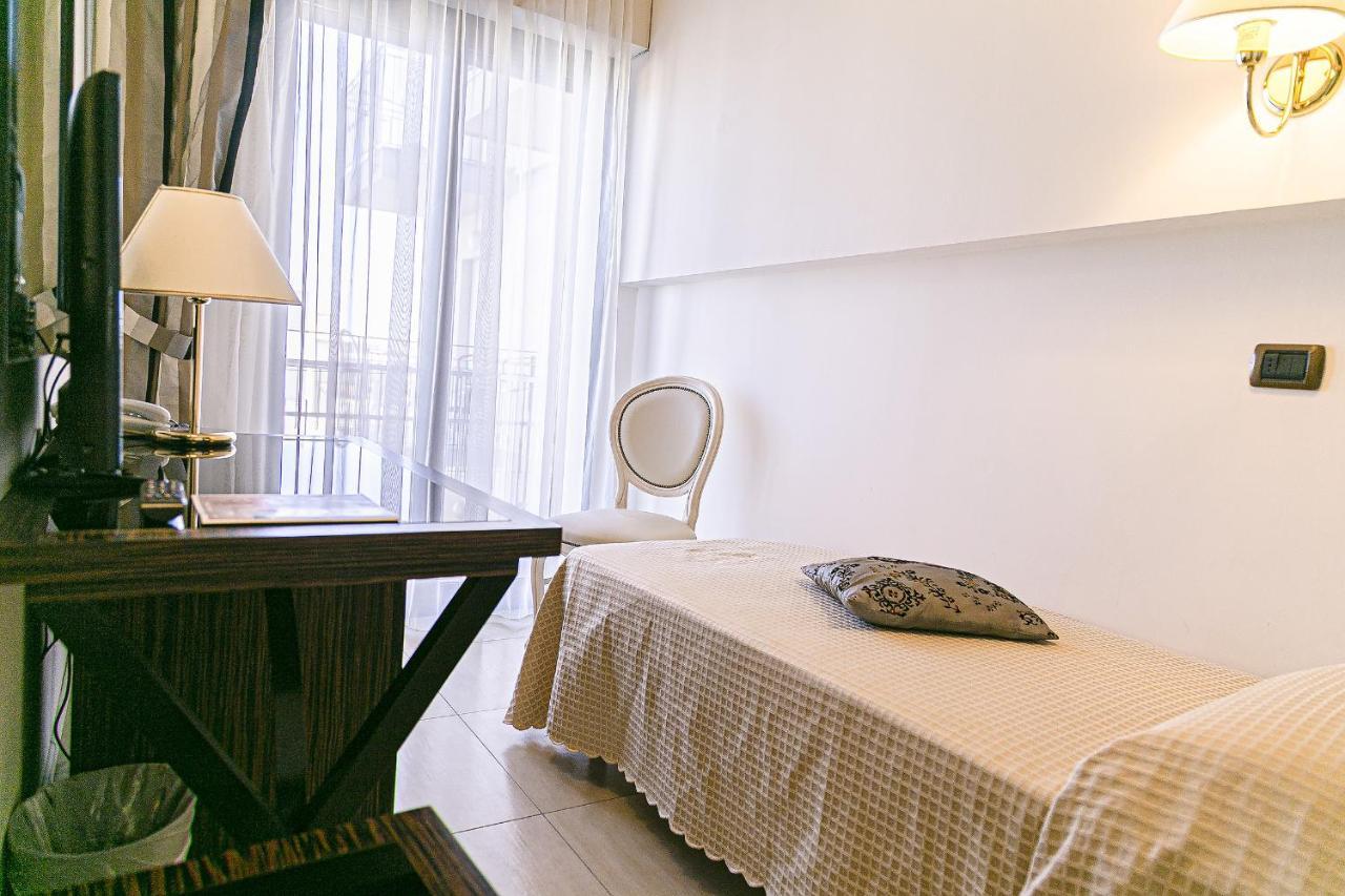Hotel Metropolitan Bellaria-Igea Marina Exteriör bild