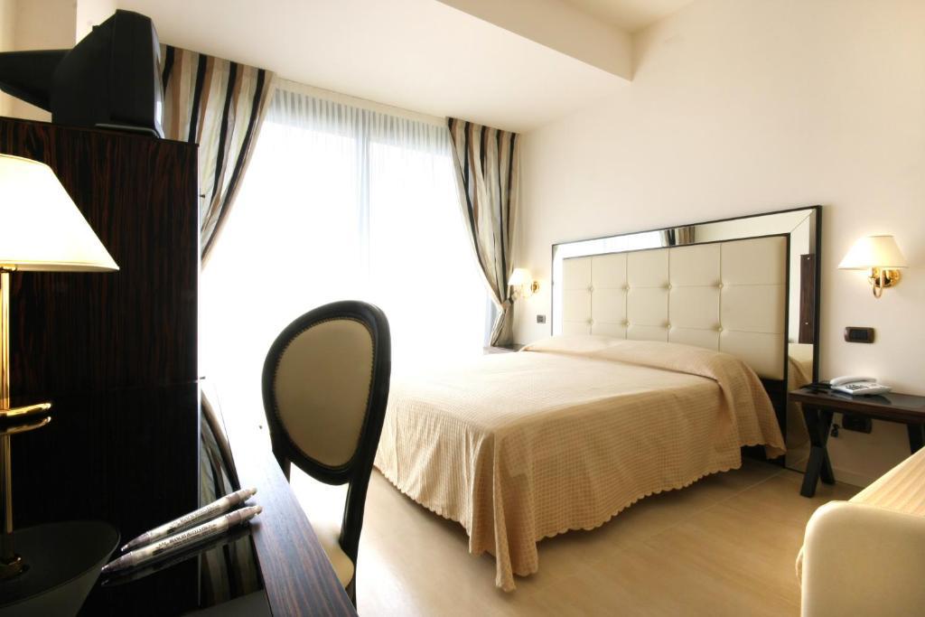 Hotel Metropolitan Bellaria-Igea Marina Exteriör bild